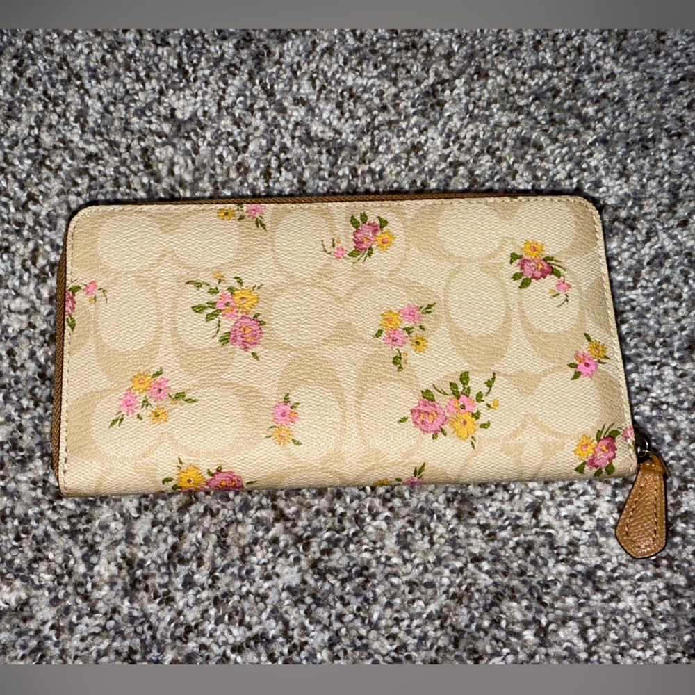 Coach tan monogram floral large zip around wallet - Picture 6 of 13